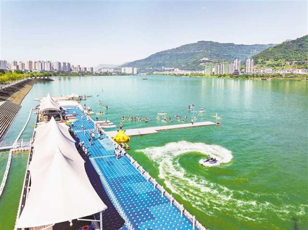 顺发配资 重庆开州区：文旅“出圈”&#32;汉丰湖半年揽客422万人次