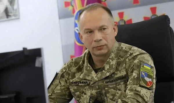 多盈策略 外媒：乌军总司令视察前线，否认红军城被俄军包围